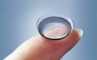 怎么摘隐形眼镜，戴甲片怎么摘隐形眼镜