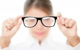 佩戴眼镜的配字怎么写，佩戴眼镜的正确方法