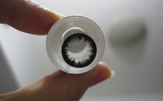 怎么看隐形眼镜真假，怎么看银的真假