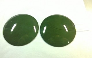 眼镜片怎么会变绿色，眼镜片怎么会变绿色了