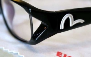 平光眼镜镜片多少钱，平光眼镜多少钱